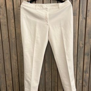 EUC WHBM White Pants, 14. Back pockets. Stretchy fabric. Great quality!